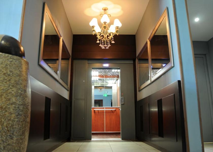 Windward Islands Papeete Interior