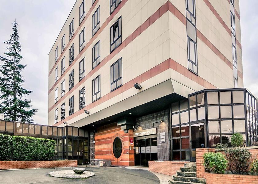 Ile-de-France Cergy Exterior Detail