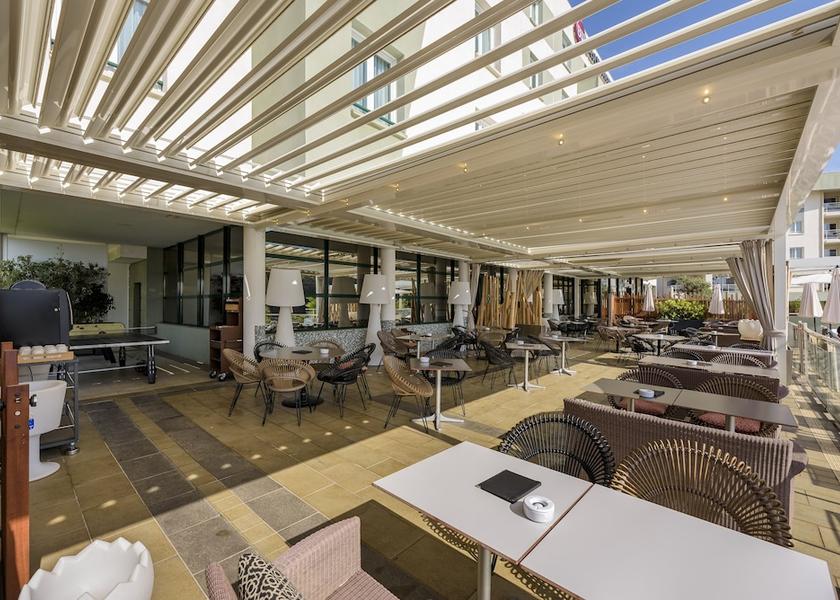 Corsica Ajaccio Bar (on property)