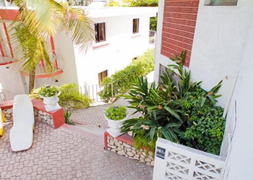  Port-au-Prince Exterior Detail