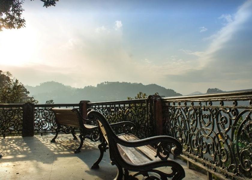 Uttarakhand Mussoorie Deluxe Room