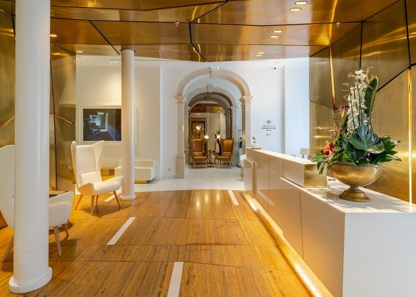  Lisbon Lobby