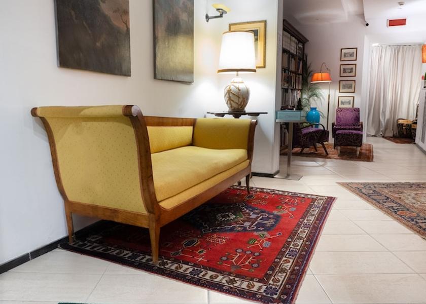 Tuscany Lucca Lobby