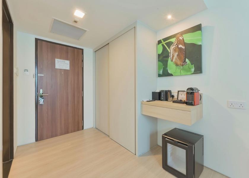  Singapore Room
