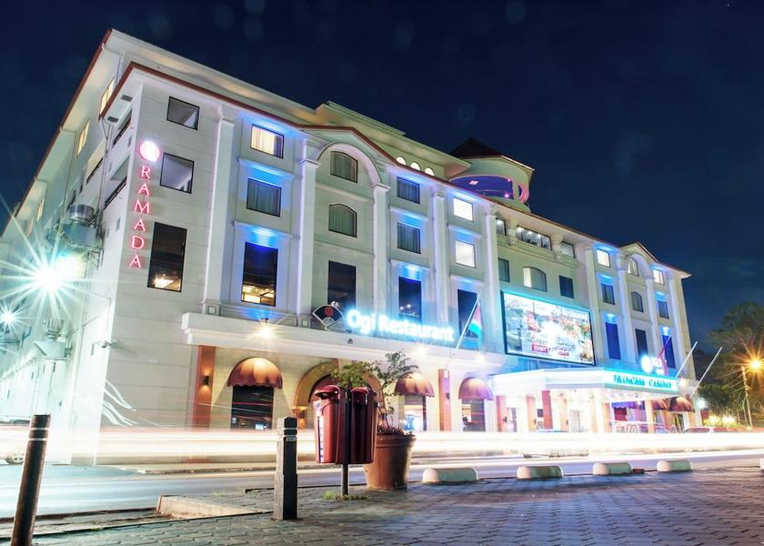  Paramaribo Facade