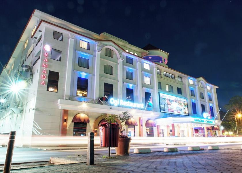  Paramaribo Front of property