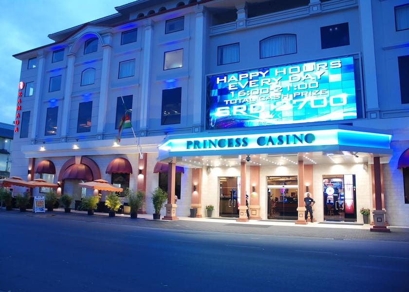  Paramaribo Facade