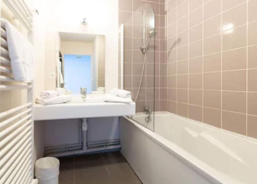 Brittany Roz-sur-Couesnon Bathroom