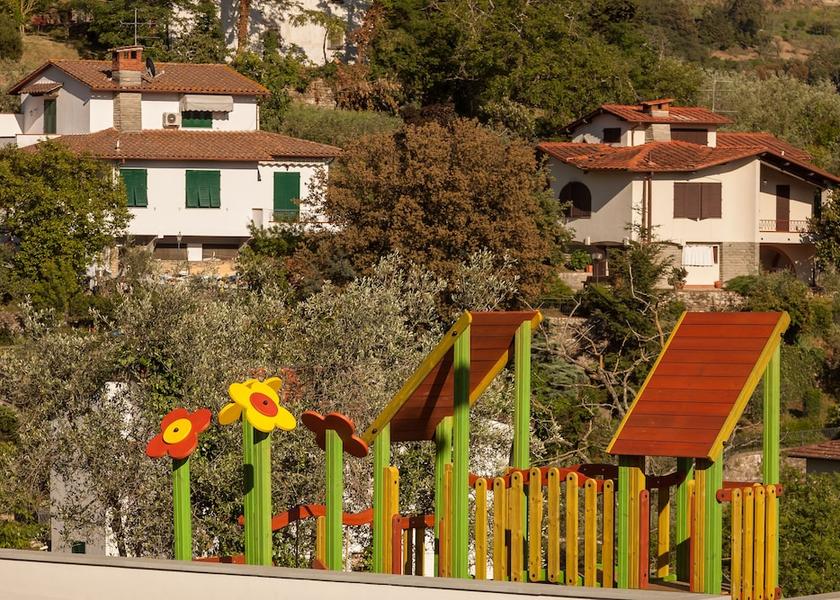 Children's play area - outdoor