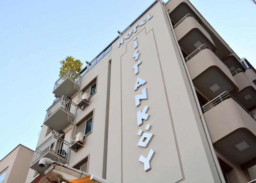 Aydin Kuşadası Front of property