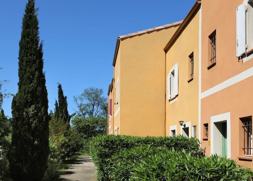 Provence - Alpes - Cote d'Azur Arles Facade