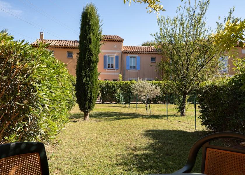 Provence - Alpes - Cote d'Azur Arles Facade