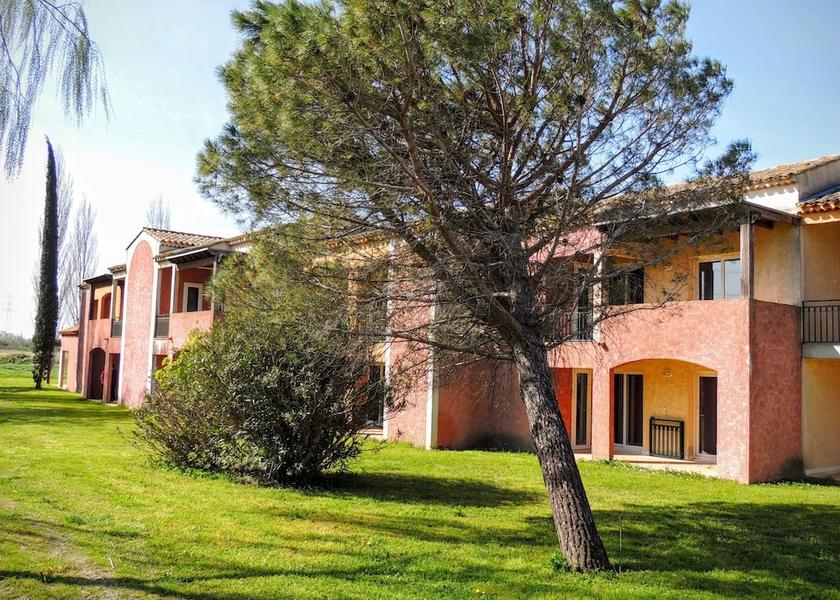 Provence - Alpes - Cote d'Azur Arles Facade