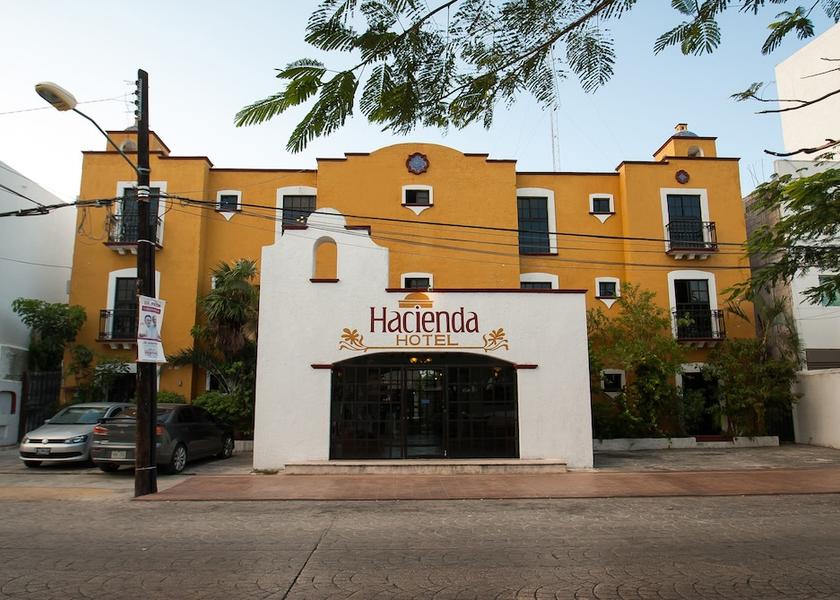 Quintana Roo Cancun Front of property