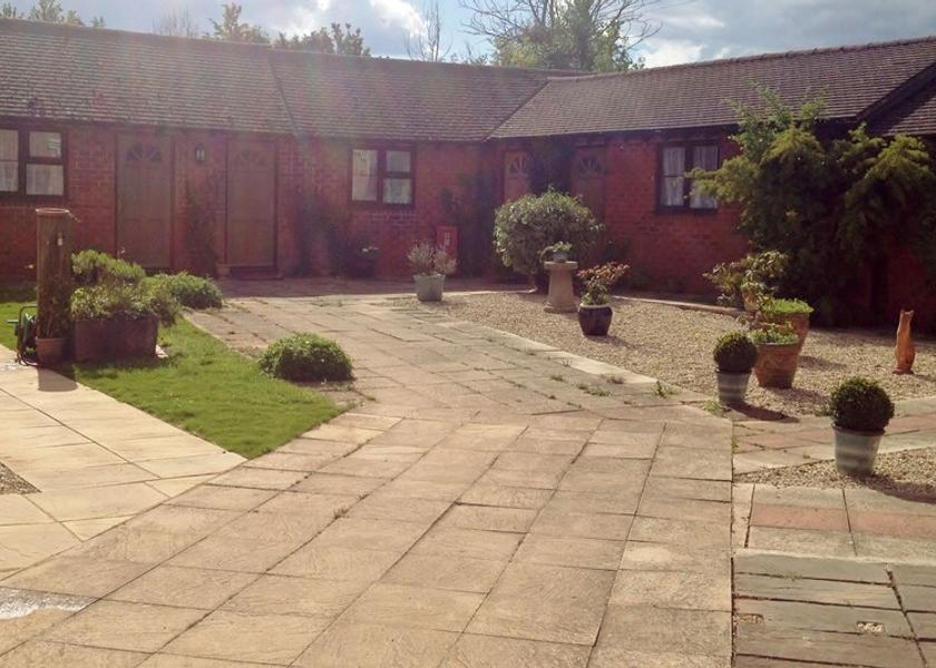 England Newent Courtyard