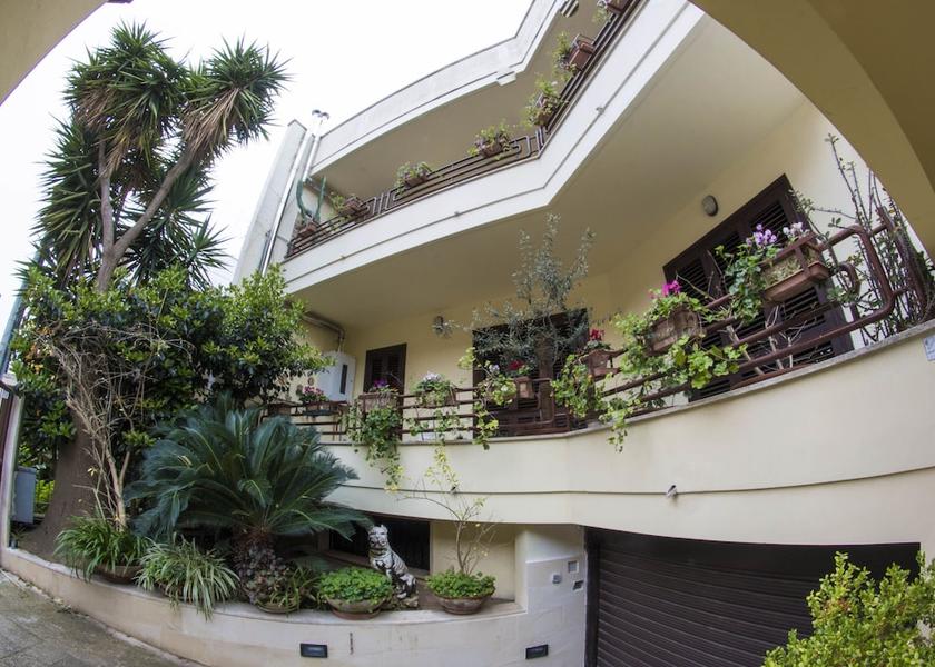 Puglia Lecce Front of property