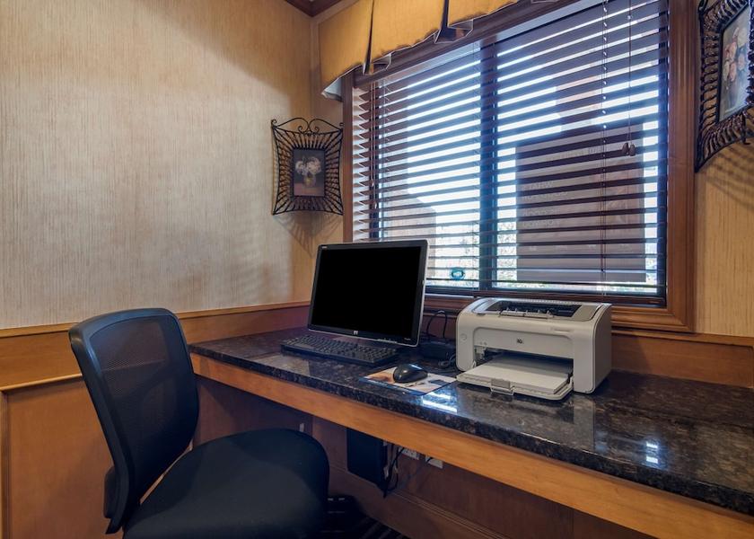 British Columbia Salmon Arm Business center