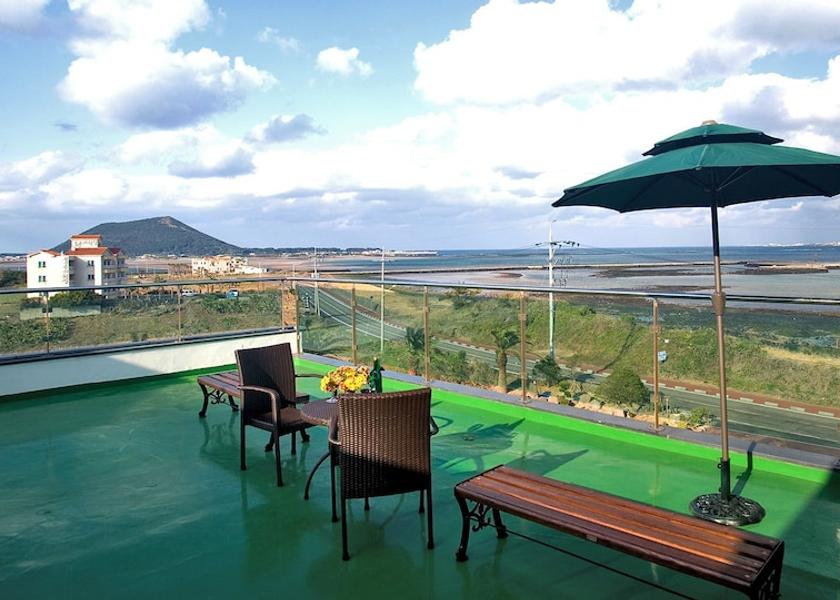 Jeju Seogwipo Terrace/patio