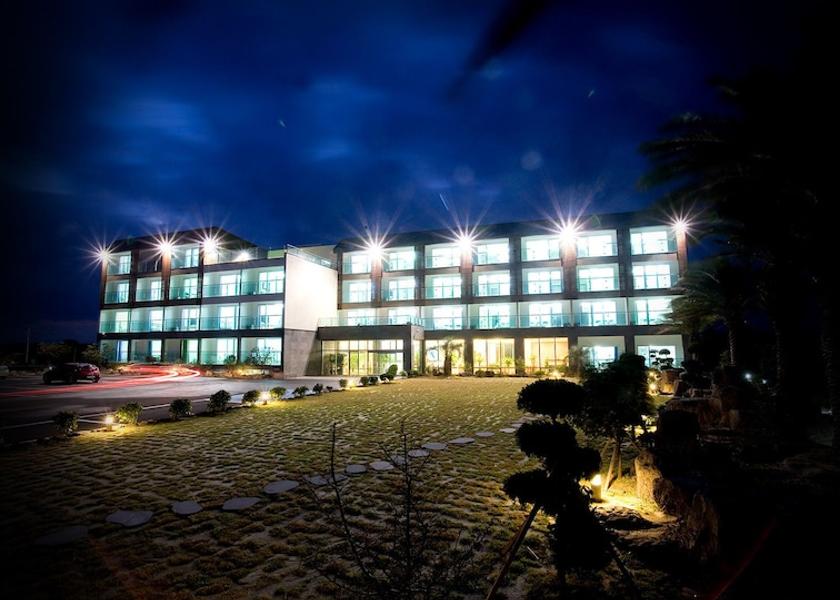 Jeju Seogwipo Front of property - evening/night