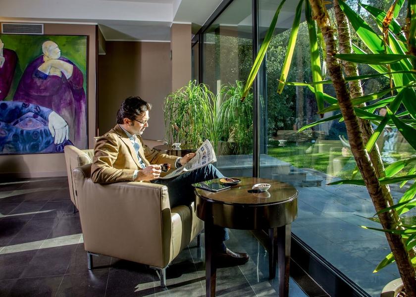 Lazio Magliano Sabina Lobby sitting area