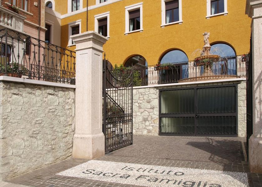Veneto Brenzone sul Garda Front of property