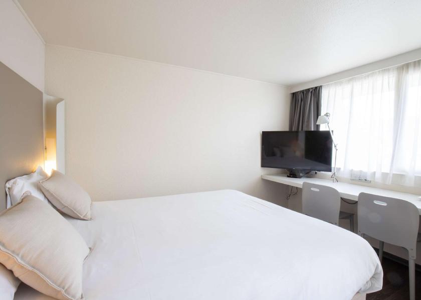 Grand Est Reims Triple (2 Adults + 1 Child)