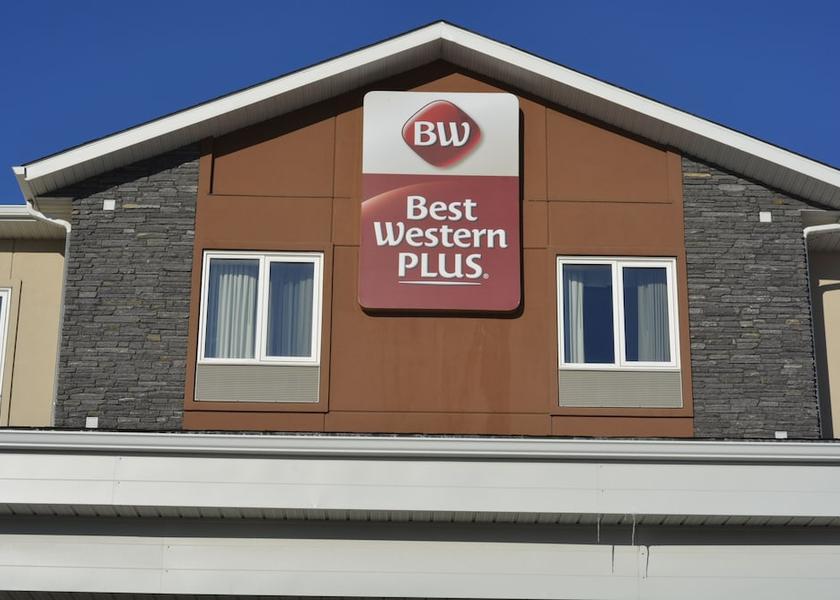 Manitoba Headingley Facade