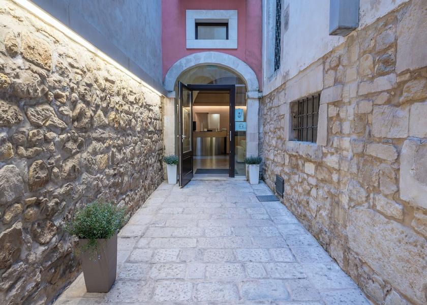 Sicily Ragusa Reception