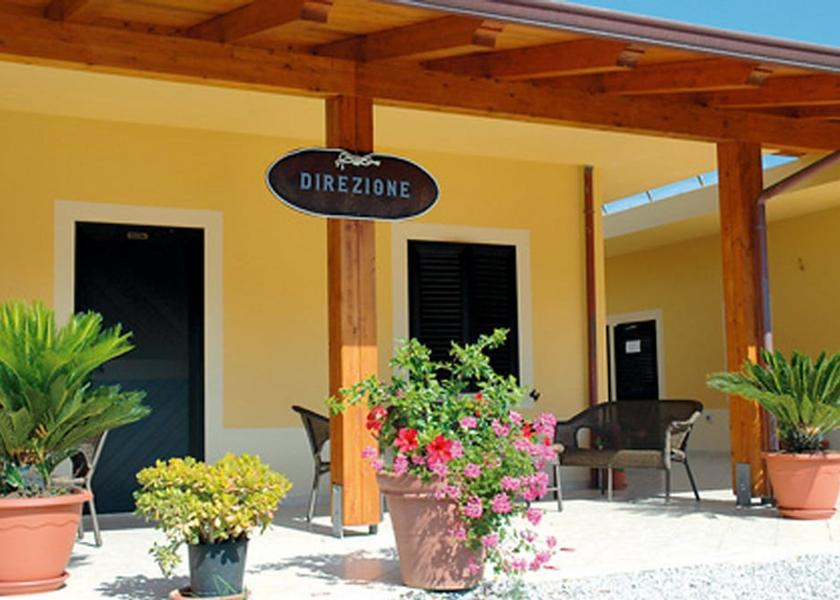 Calabria Zambrone Property entrance