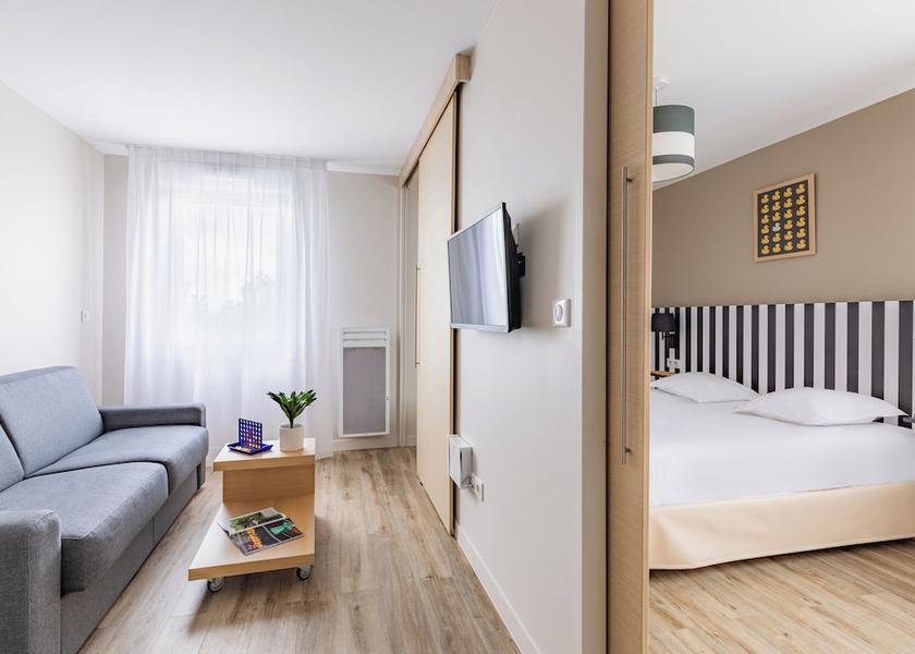 Grand Est Reims Room