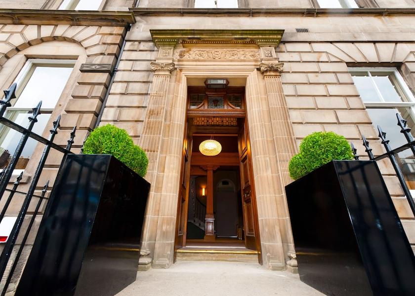 Scotland Edinburgh Property entrance