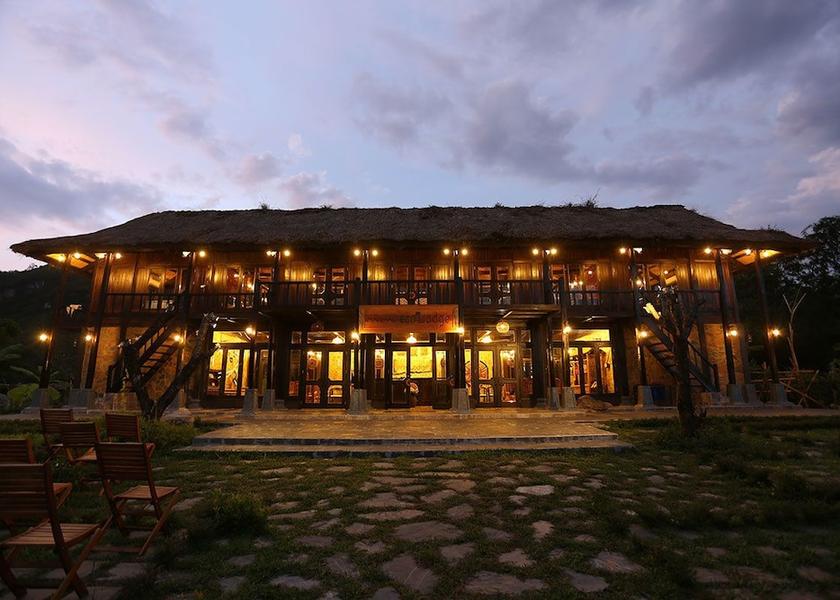 Hoa Binh Mai Chau Facade