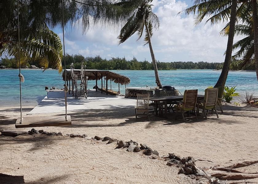  Bora Bora Exterior Detail