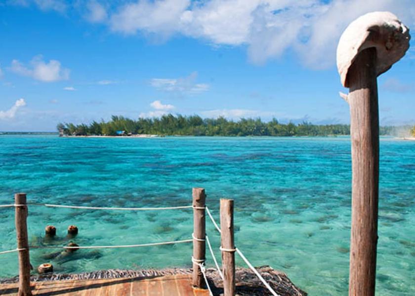  Bora Bora Exterior Detail