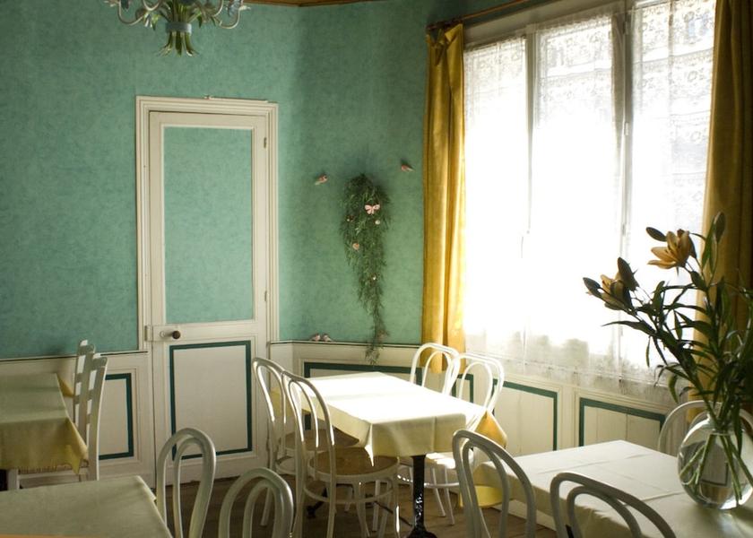 Nouvelle-Aquitaine Angouleme Dining Area