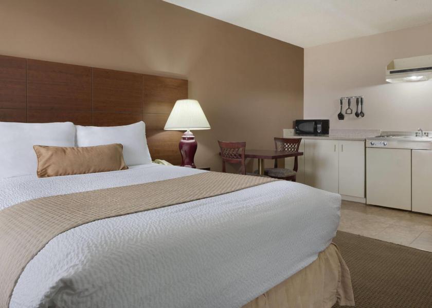 New Brunswick Dalhousie 1 Queen Bed Efficiency Non-Smoking