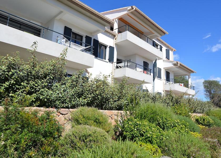 Corsica Serra-di-Ferro Facade