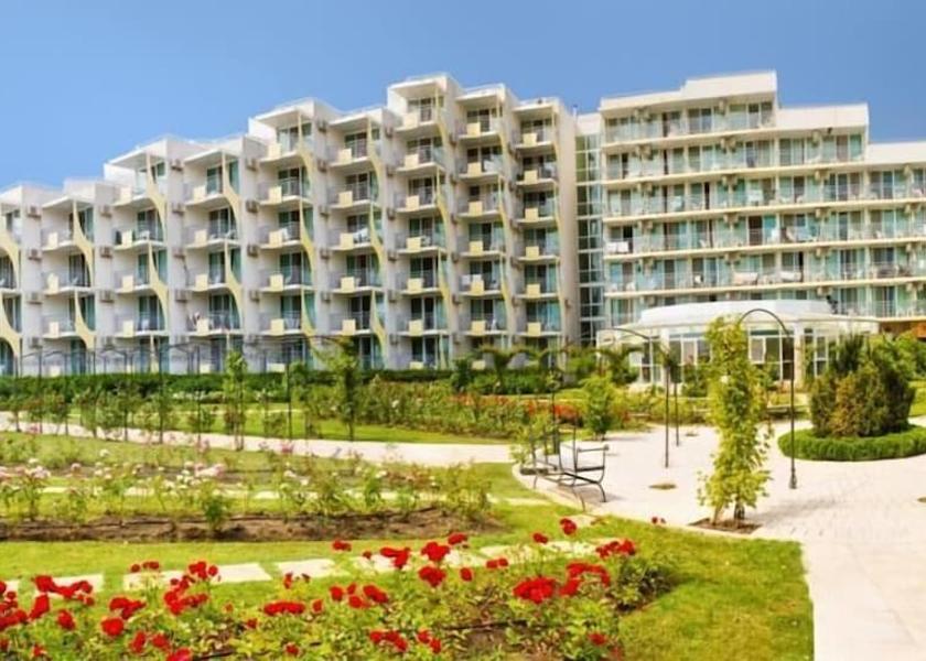  Albena Exterior Detail