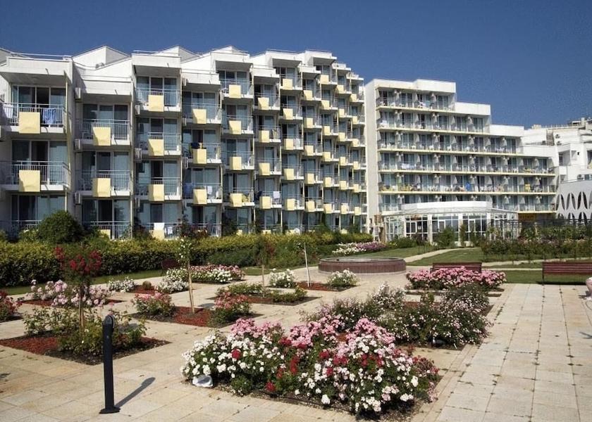  Albena Exterior Detail