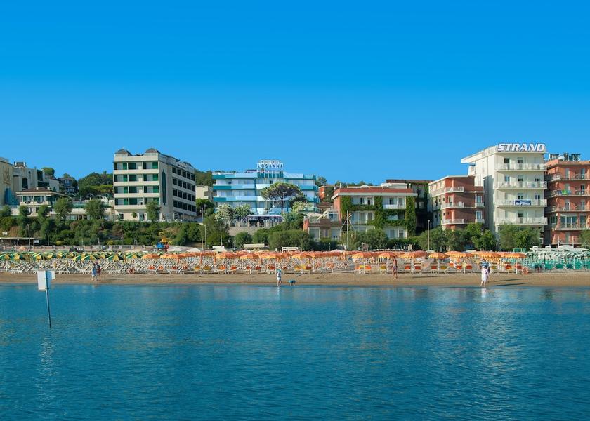 Marche Gabicce Mare Facade