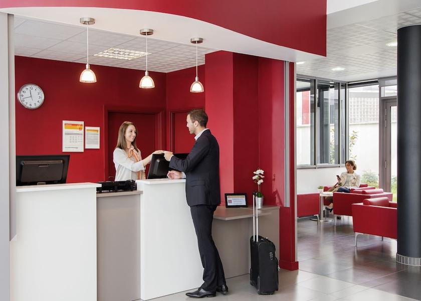 Ile-de-France Clichy Reception