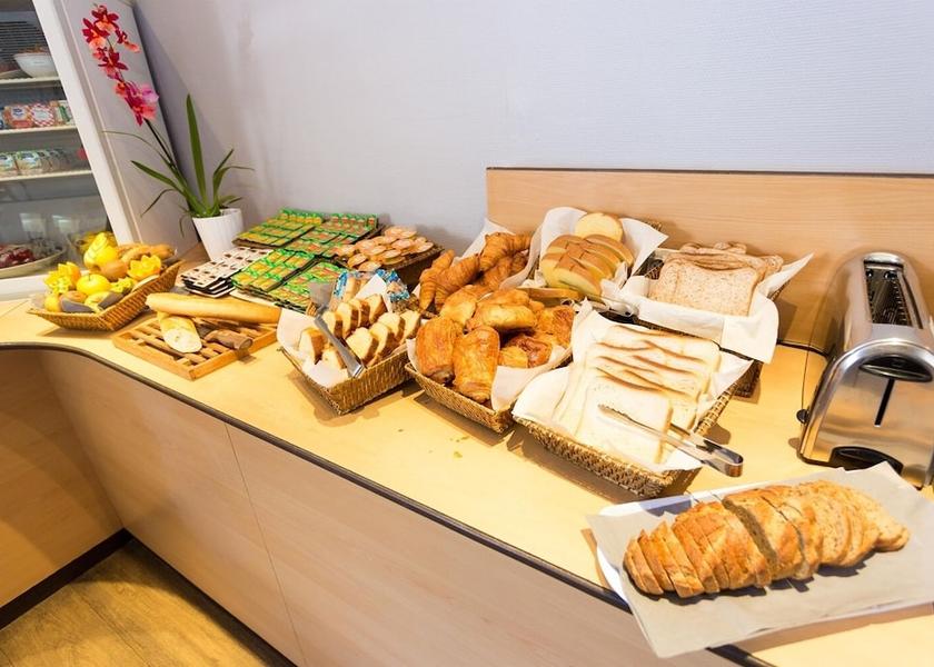 Auvergne-Rhone-Alpes Eybens Breakfast buffet
