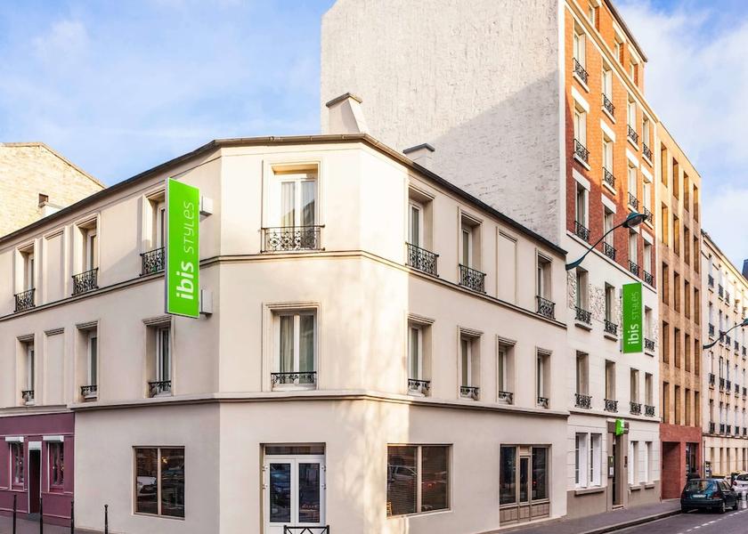 Ile-de-France Clichy Exterior Detail