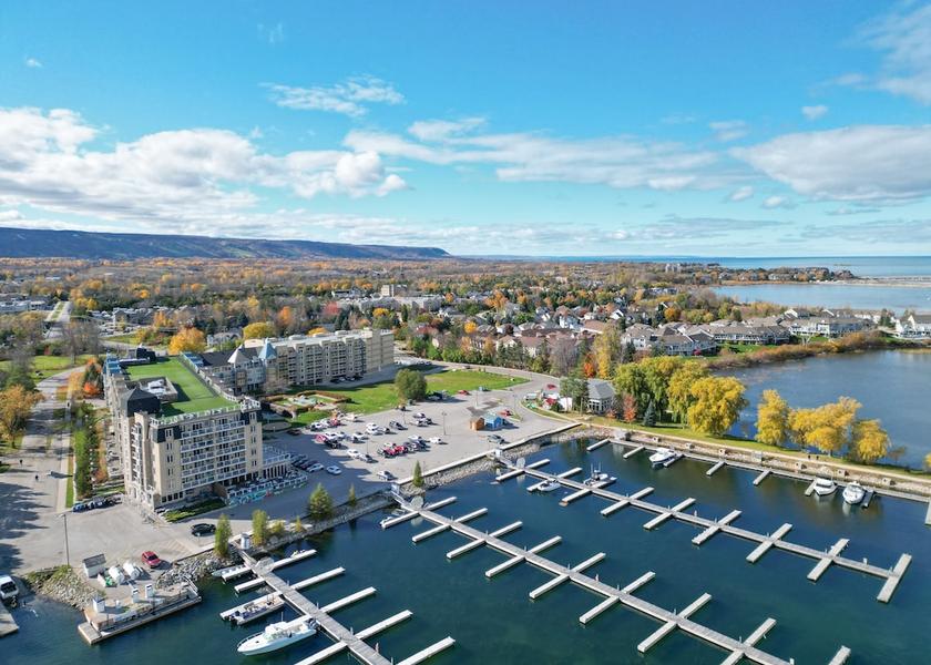 Ontario Collingwood Facade