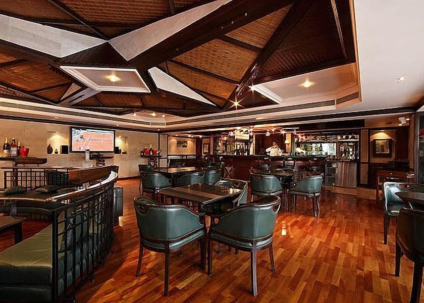 Karnataka Bangalore Bar (on property)