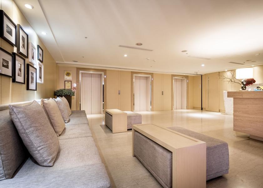  New Taipei City Lobby sitting area