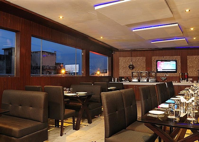 Delhi Delhi Food & Dining