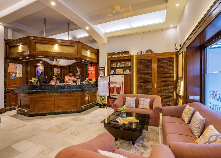 Delhi Delhi Lobby