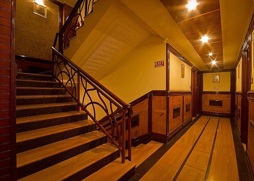 Delhi Delhi Staircase