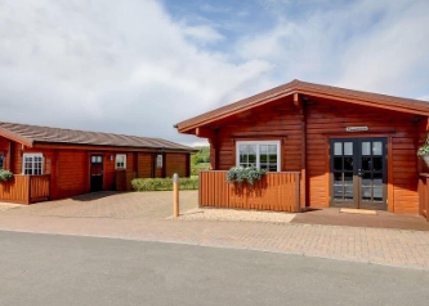 Scotland Bishopton Property Grounds